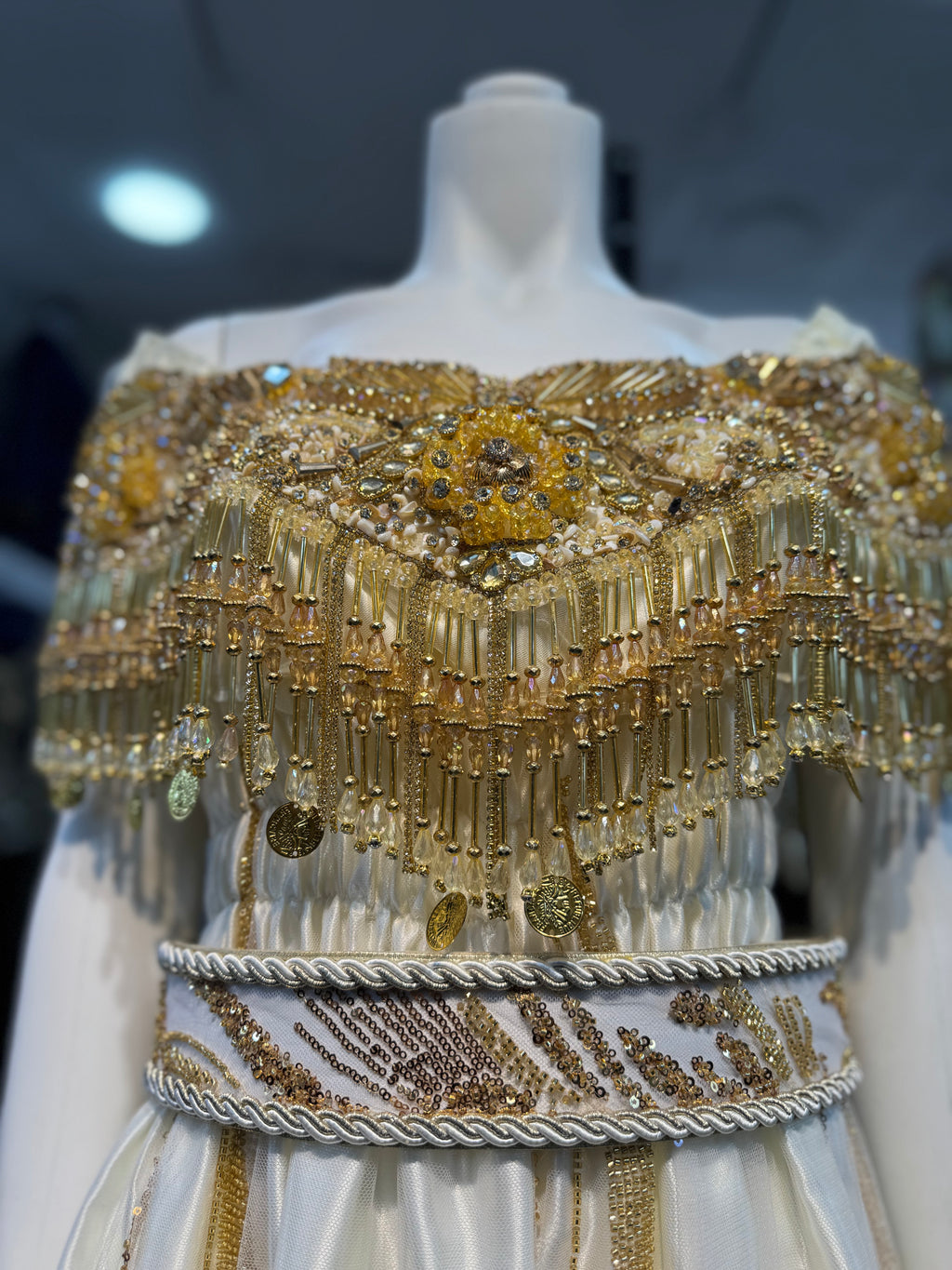 👑 البلوزة الوهرانية الملكية (ذهبي لامع)